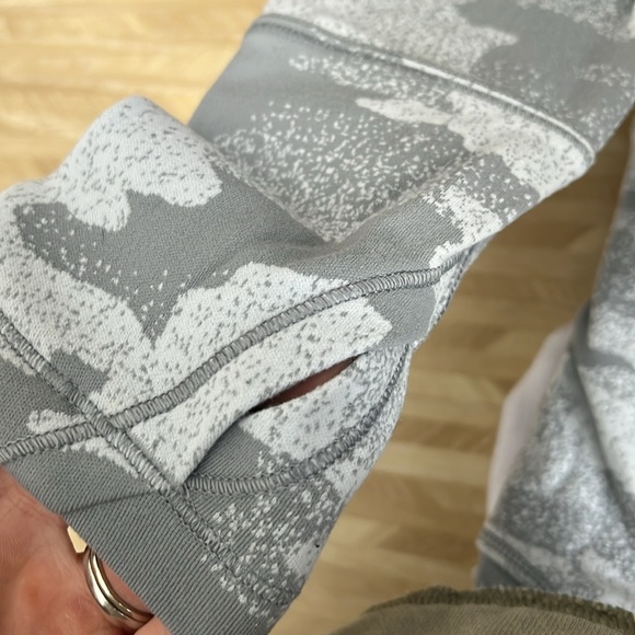 Lululemon long sleeve - Picture 3 of 3